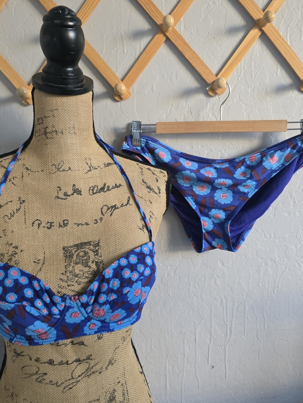 KATE SPADE Cobalt Blue Floral Bikini Set Sz M - Picture 2 of 6